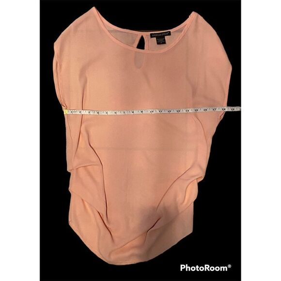 Woman’s American Dream SZ M Peachy/Pink Sheer Ruffled Top - Picture 2 of 5